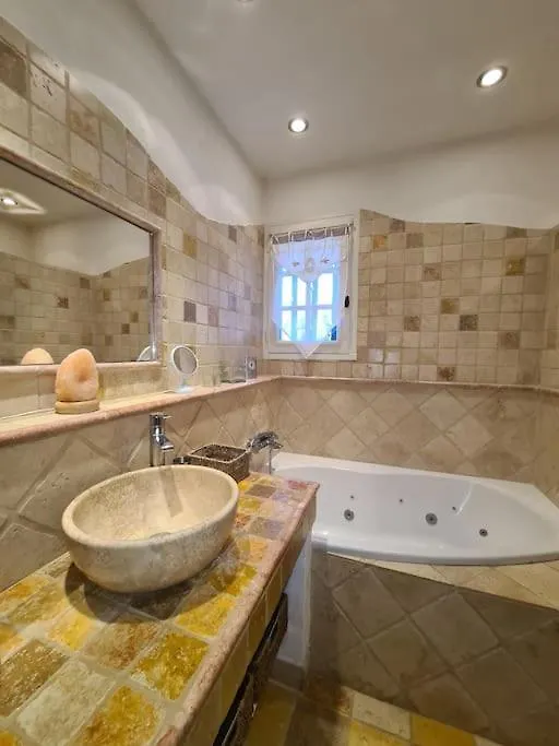 La Villa St Antoine L'Isle-sur-la-Sorgue 0*,  France